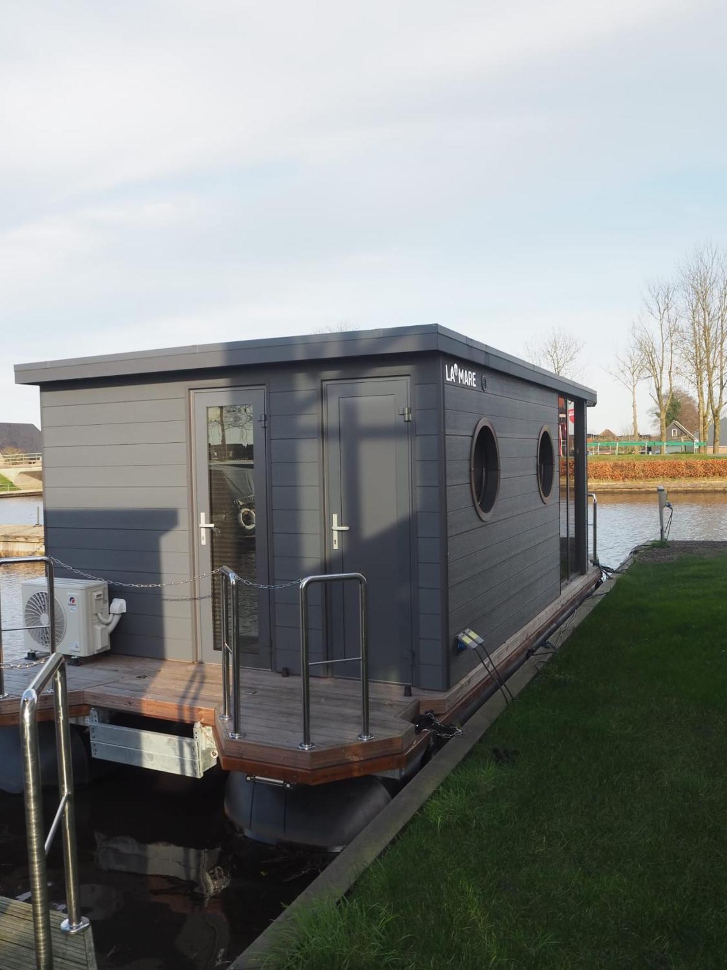 Bed-On-A-Boat Hotel Giethoorn Exterior photo